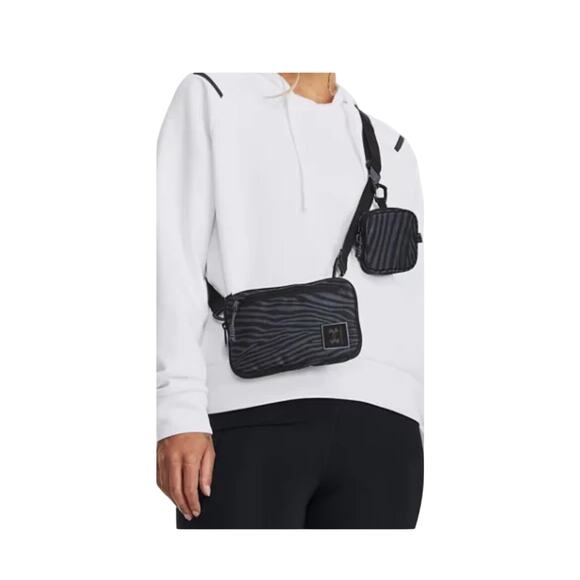 Under Armour Handbags - Under Armour Louden crossbody